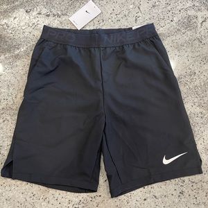 NWT Nike Men’s Black Dri-Fit Small